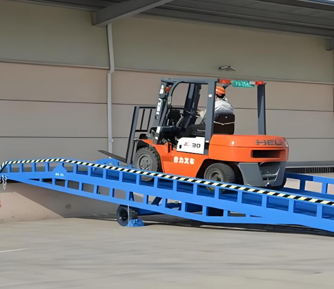 水富移动式卸货平台（叉车用）